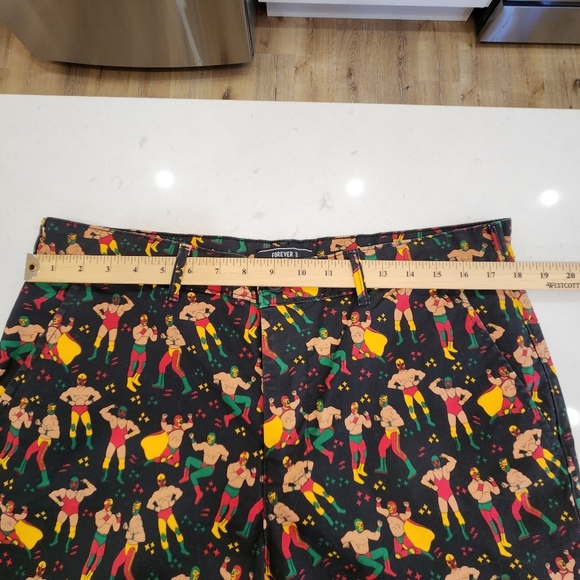 Forever 21 Shorts Mens 36 Black Mexican Wresting Lucha Libre All Over Print Rare - Picture 8 of 12